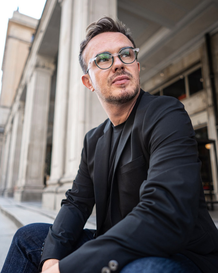 Maciej Ścibor podczas wystąpienia